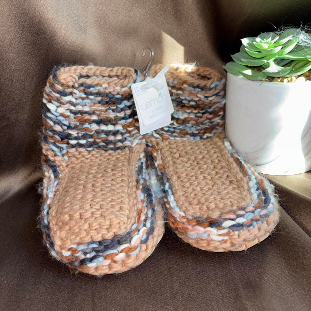 Anthropologie lemon size 5-7 pink chunky knit slippers with gripper bottoms